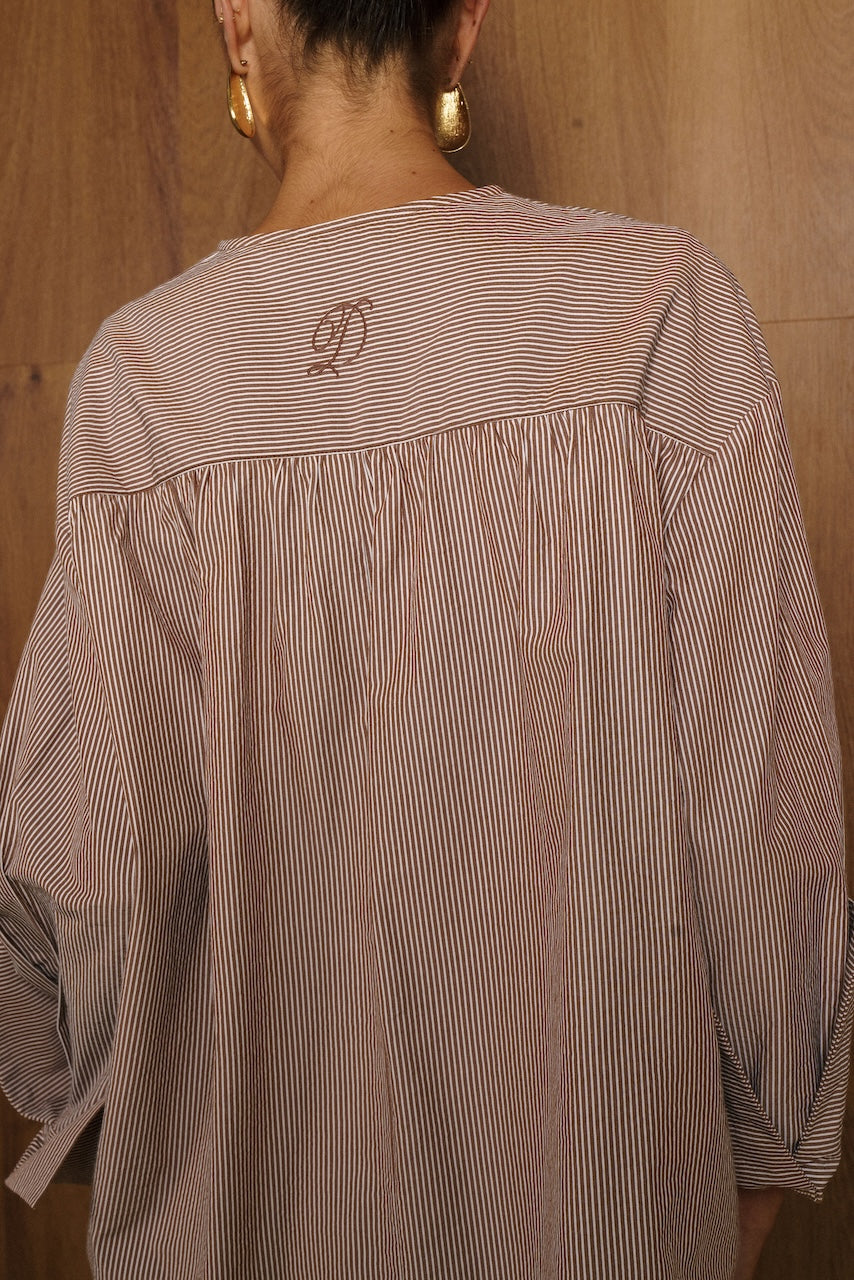 VELA BUTTON UP